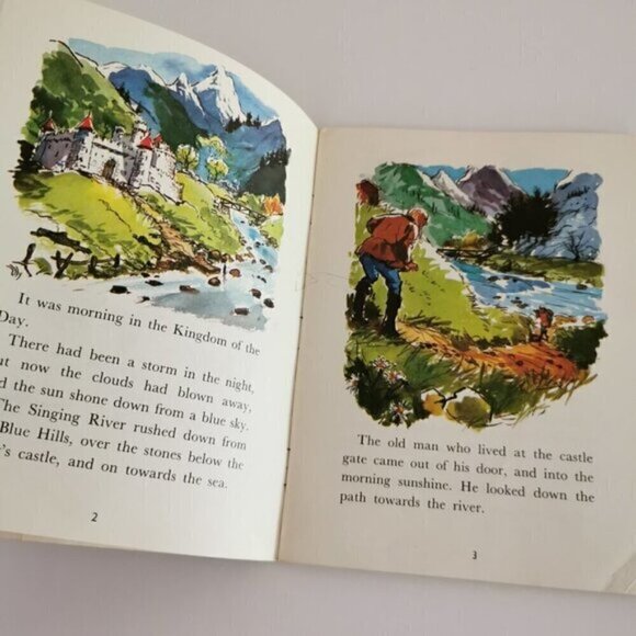 The White Wolf by Sheila K McCullagh Student Reader Book 1970s Dragons Pirates - Picture 6 of 7